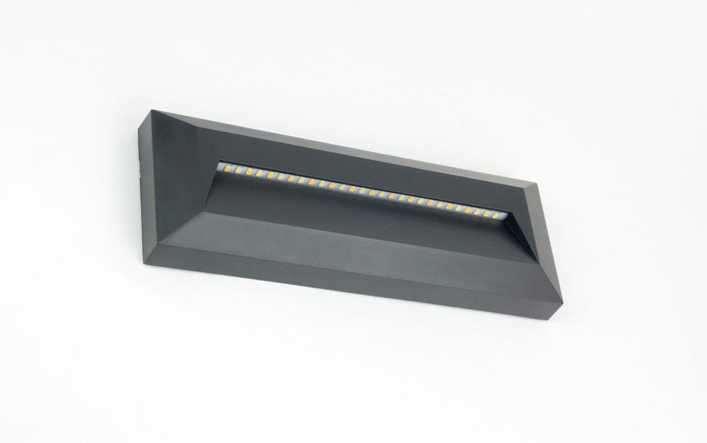Lampa elewacyjna 2502C DG z boku