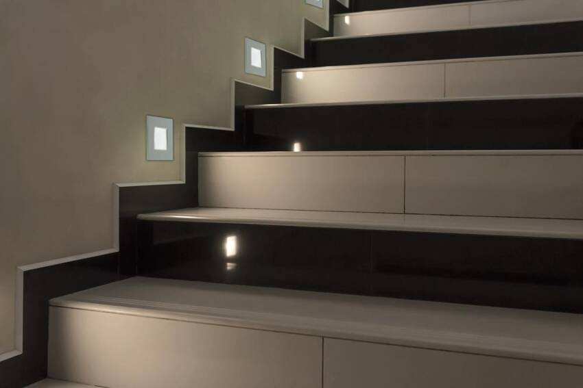 Oprawa schodowa kwadratowa chrom G4 MS-04 Candellux - aranżacja