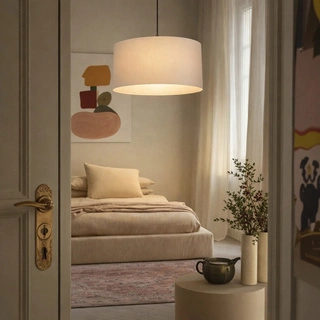 Lampa wisząca z abażurem Shanti beżowa do sypialni