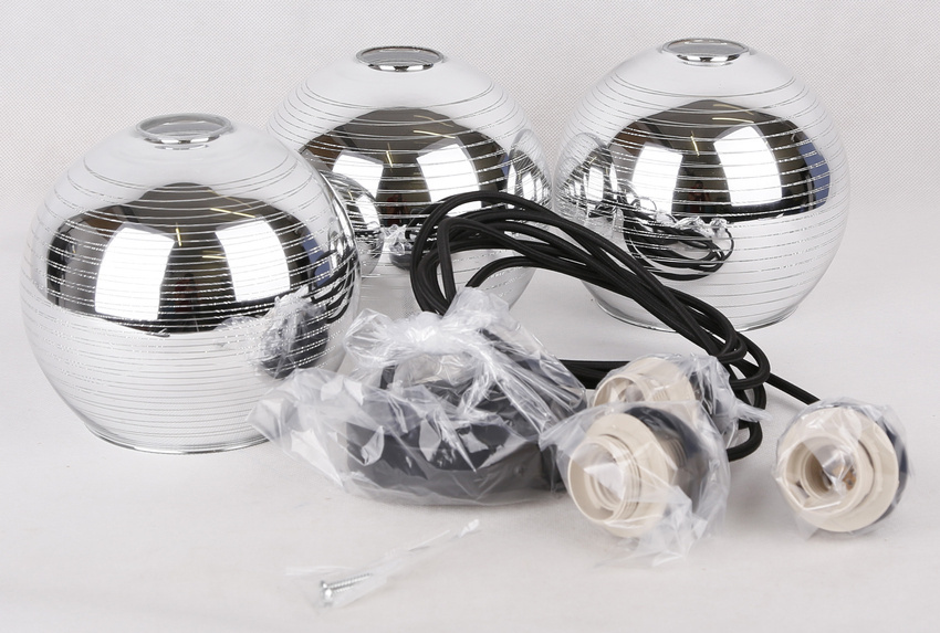 Lampa wisząca Trio szklane klosze kula potrójna do salonu 3xE27